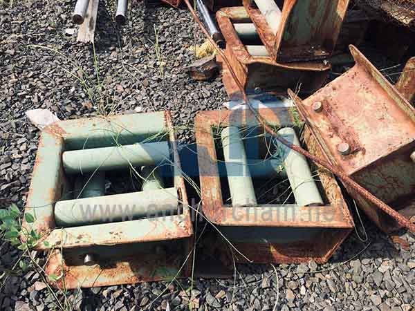 JIS F-2026 Roller Cothrománach Fairlead Cineál A